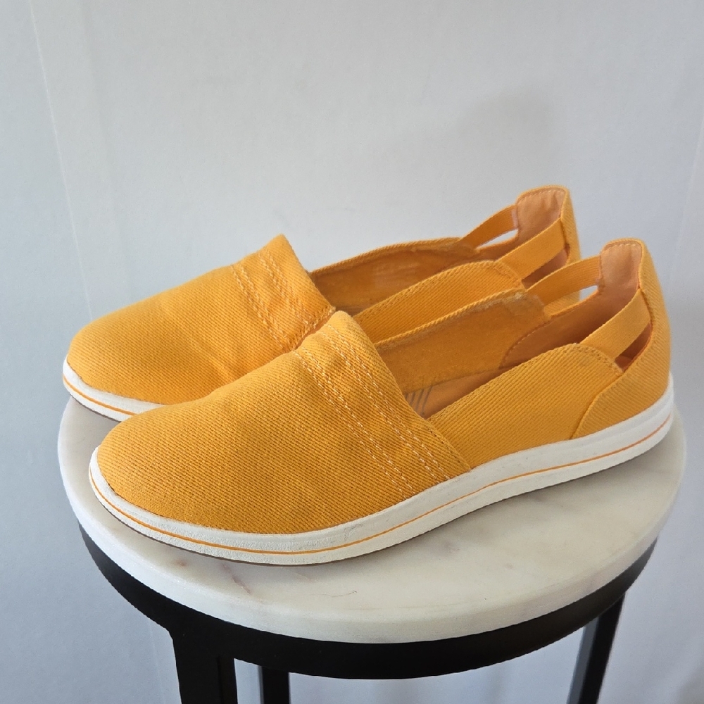 Cloudsteppers by Clarks Yellow Canvas Slip-On Flats with Elastic Heel Size 8.5